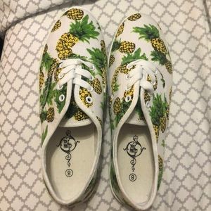 Pineapple shoes